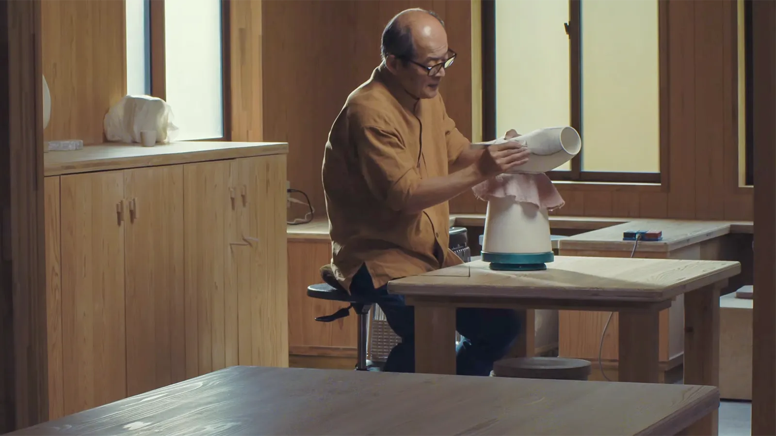 Who is Living National Treasure Akihiro Maeta? Japan’s “Beauty of Stillness” Expressed in White Porcelain and Contemporary Challenges Who is Living National Treasure Akihiro Maeta? Japan's "Beauty of Stillness" Expressed in White Porcelain and Contemporary Challenges