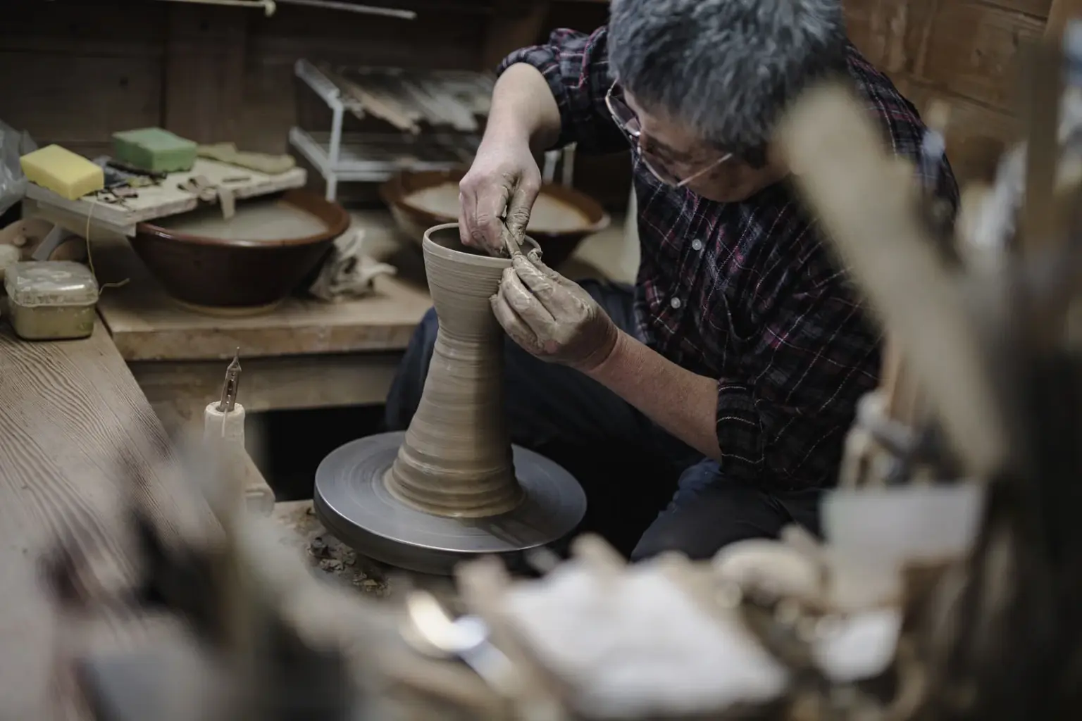 Why is Japanese Craft Valued Overseas? A Comprehensive Guide to Market Position, Popular Genres, Challenges, and Prospects