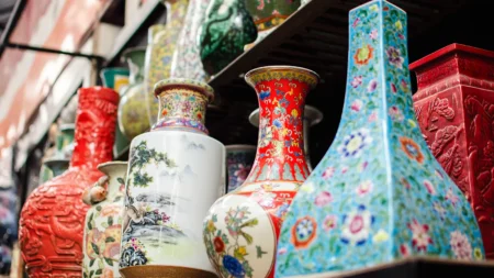 China's Traditional Craft Market Revolution and Global Expansion Through Technological Innovation