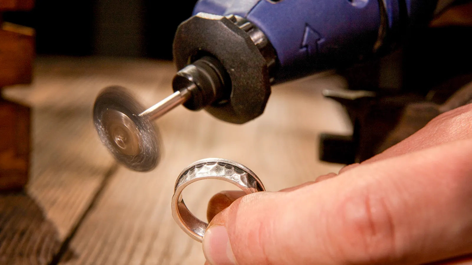 What is Japanese Polishing? Introducing Material-Specific Polishing Techniques That Make Crafts Shine